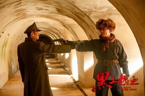 王劲松《黑土热血》以棋论英雄 不动声色内心戏足