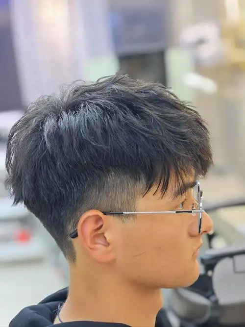 修剪新男士发型