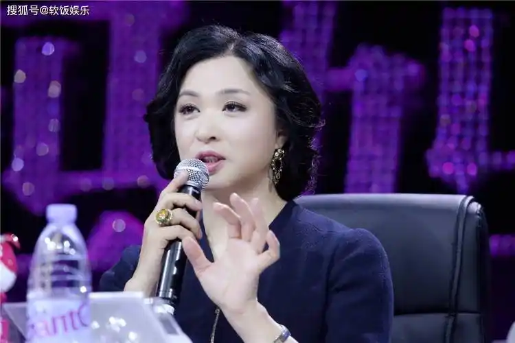 56岁金星回法国定居!