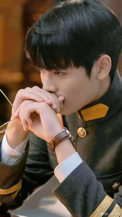 (源自网络,侵权删)一见倾心,林彦俊