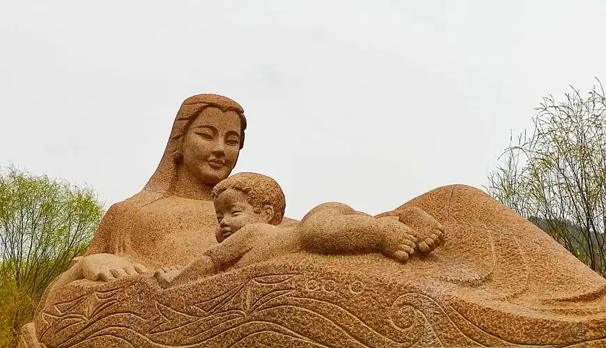 黄河母亲雕塑.