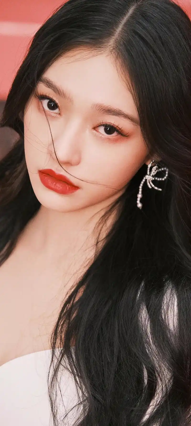 林允全面屏手机壁纸