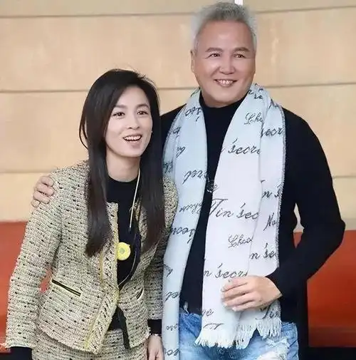 明明年纪相差不大,却看着像两代人,这4位女星把"老公熬成爹"|张庭