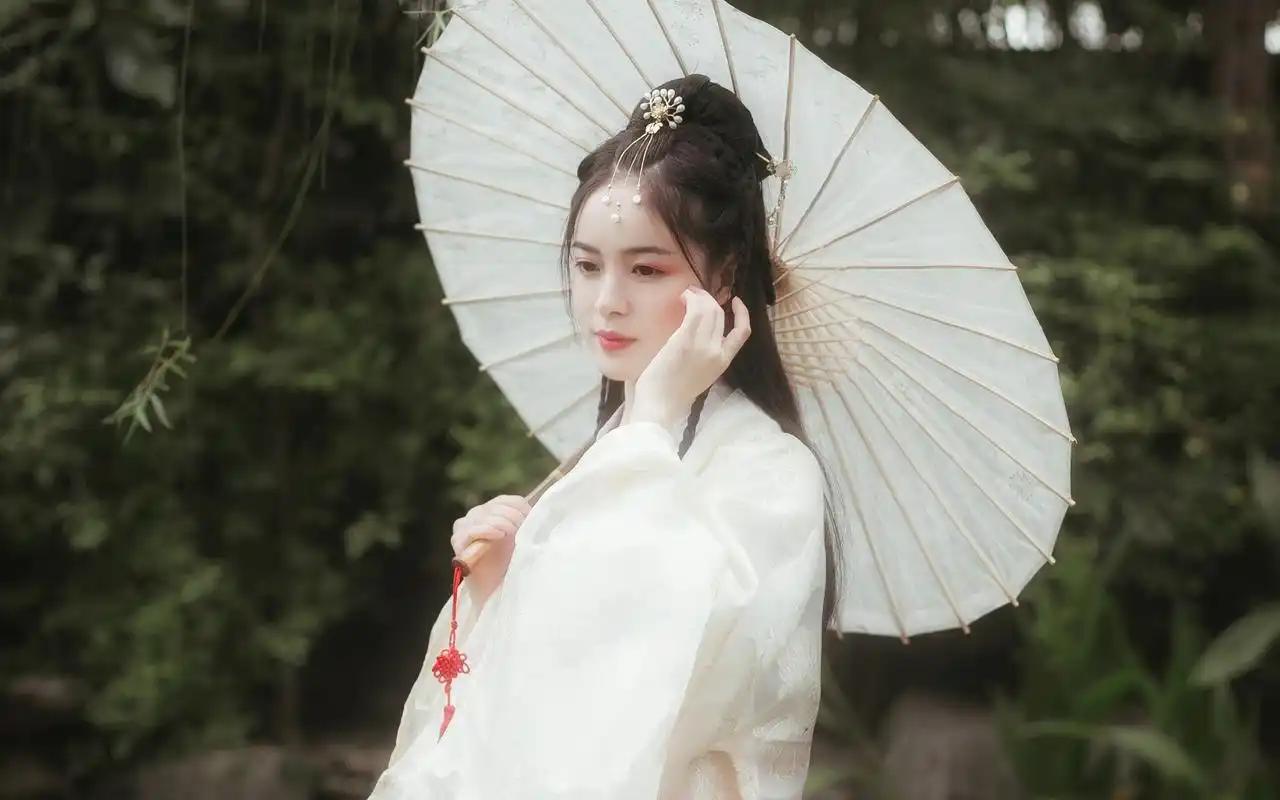 温婉唯美的古风汉服美女写真图片桌面壁纸