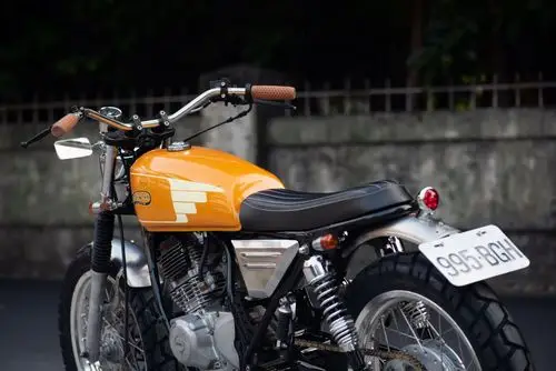 一部改完换老爸接手的雅马哈sr150