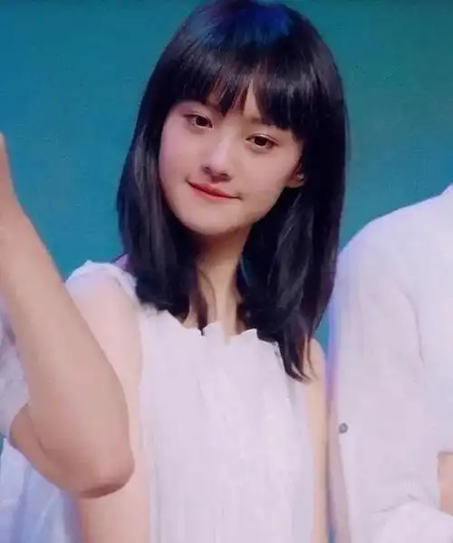 刚出道的郑爽可谓是娱乐圈的"清纯教主"