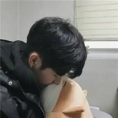 高冷帅气男生小丑头像2021让烈酒烧心头让往事随风走