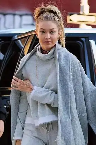 为什么别人扎马尾那么美你的就像大妈