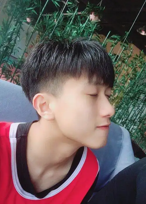 快手男适合剃的短头发造型 珍藏帅酷有型短发图片