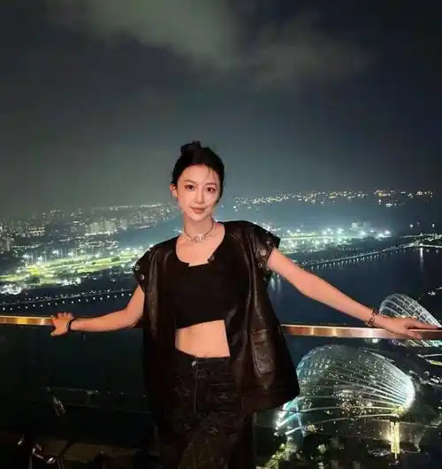 潘玮柏晒婚纱照承认补办婚礼,宣云高冷女王范十足,高调撒糖超甜_夫妻