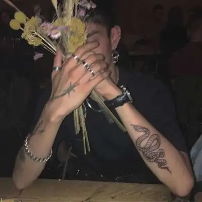 禁欲系部位男头高清文艺范黑色系