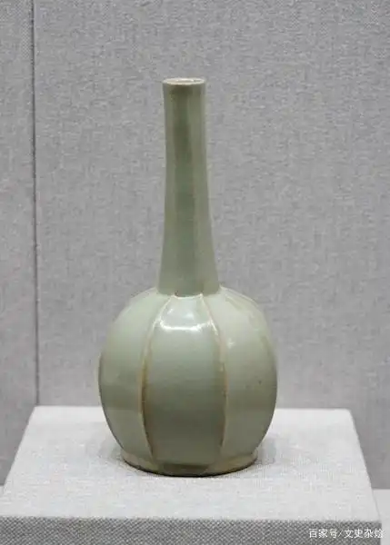 唐代越窑秘色八棱瓷瓶 法门寺出土