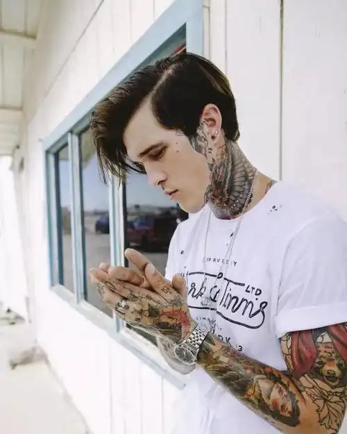 为纹身的男性正名遇到有纹身的男人不嫁你是傻子