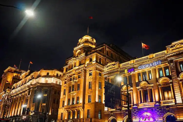 魔都上海夜晚的外滩