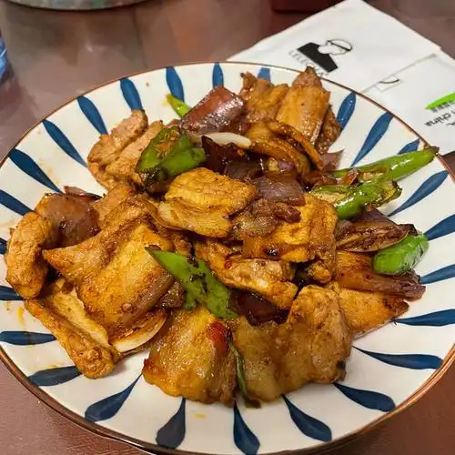 爱炒菜咩做的青椒五花肉