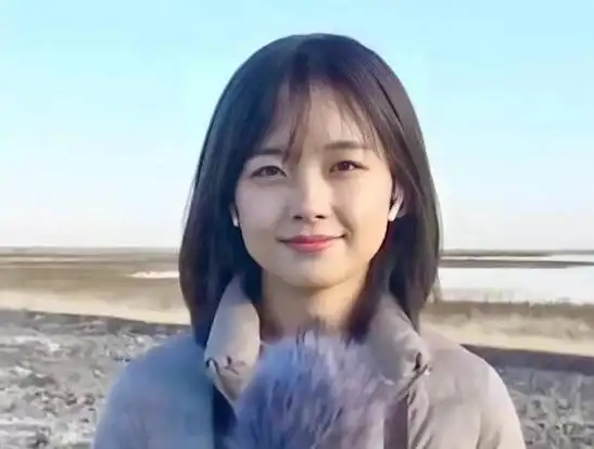 这一年,王冰冰不仅在吉林日报社进行了实习,还顺利