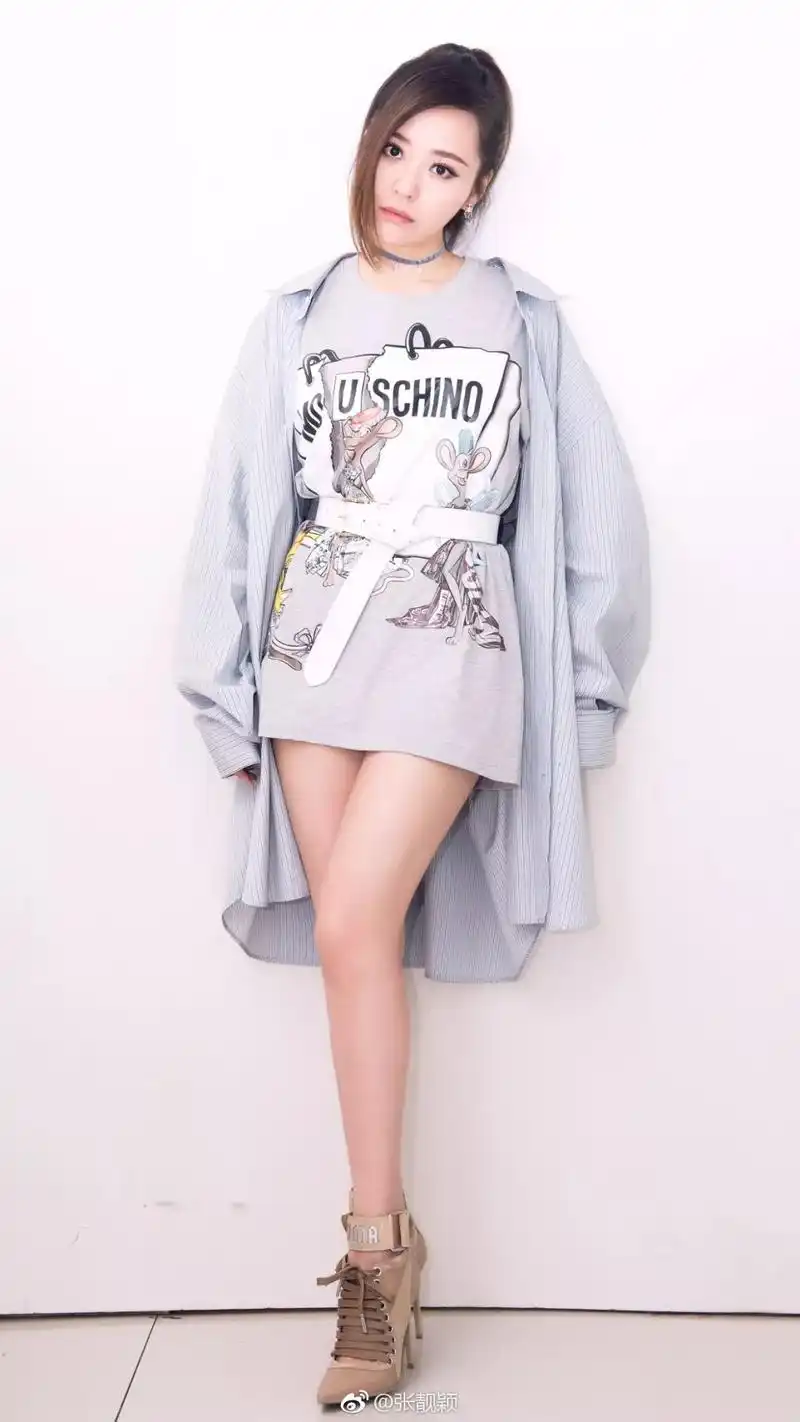 张靓颖梦想的声音边唱边举铁除了这波实力操作外海豚公主的穿搭也美得