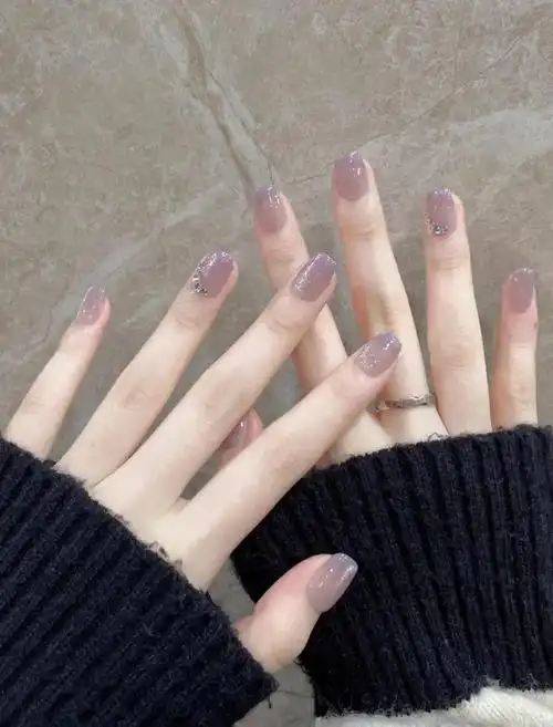 100 款显白显嫩夏日美甲!一口气挑到爽!