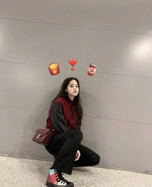 原创欧阳娜娜的校园风穿搭火了学生党照着学时尚百搭易上手