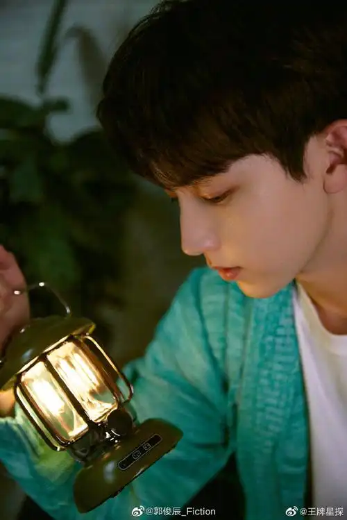 郭俊辰晒十月库存三宫格随拍##ip风向标