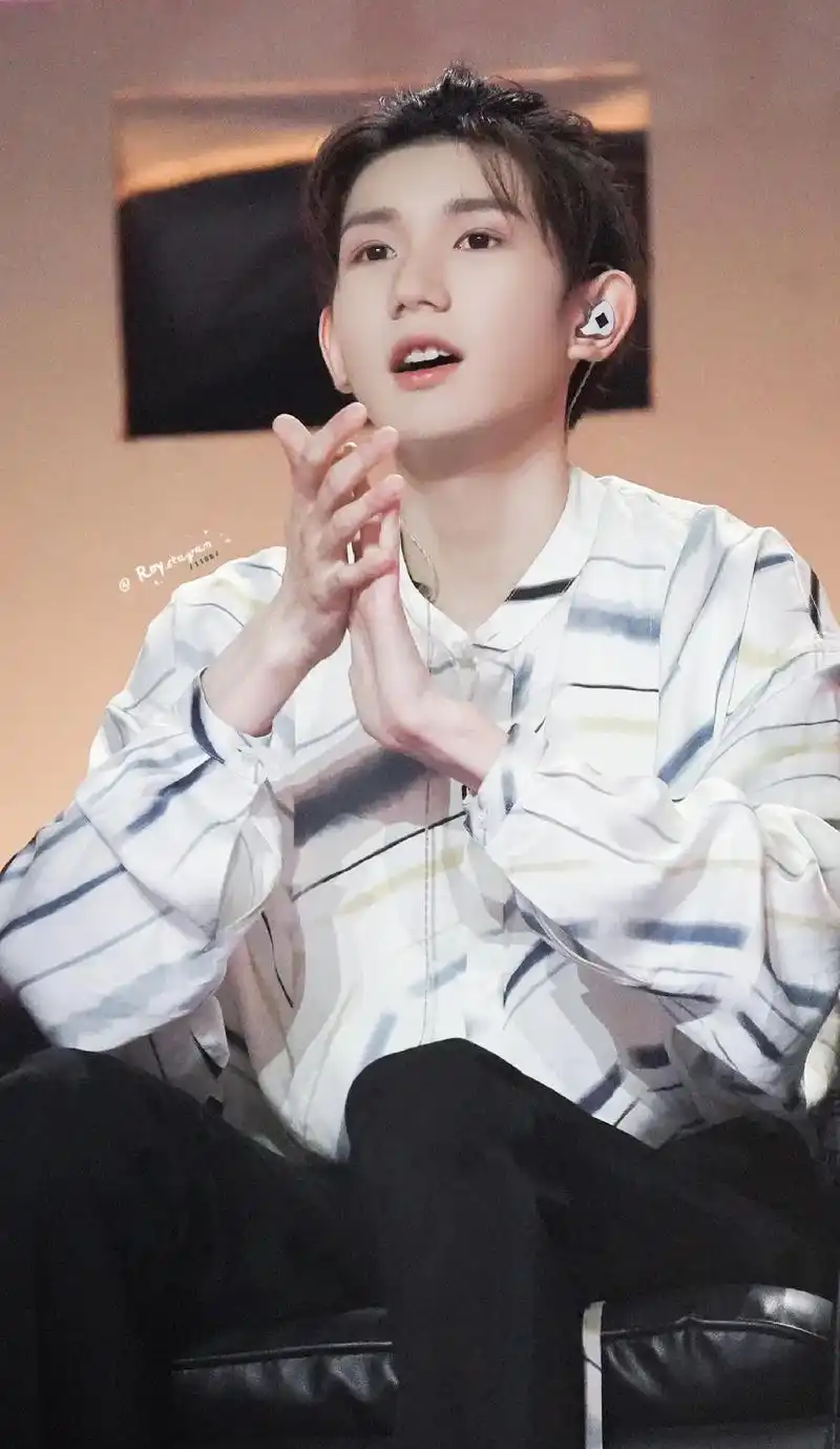 王源#王源小汤圆 #王源与小汤圆是双向奔赴的爱 #王源的宝 - 抖音