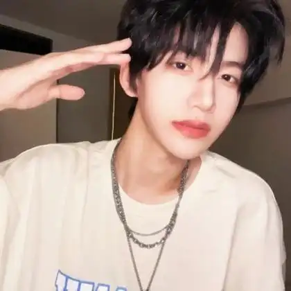 超级耐看的真人帅哥头像图片