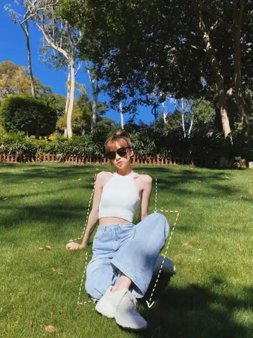 草地拍照pose集学辣妹凹造型拍照小技巧公园辣妺拍照pose