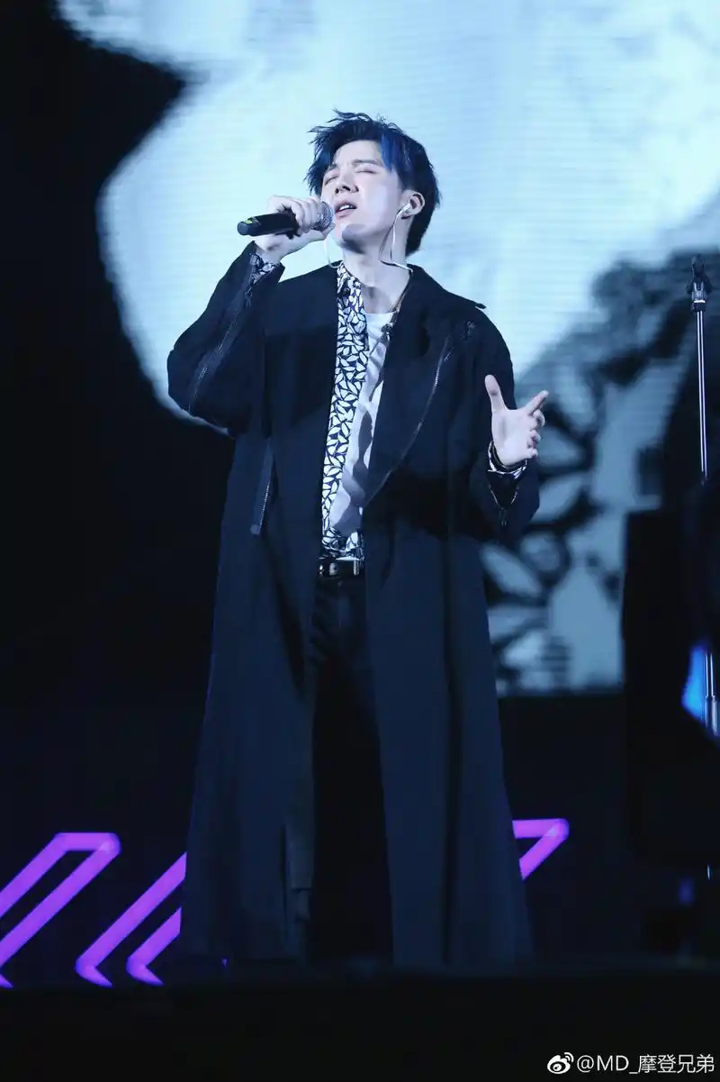 参加《蒙面唱将》被网友们一眼认出,超级变变变是刘宇宁吗?