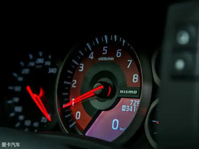 御姐约豪车 雨中的低调战神gtr nismo