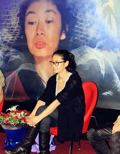 任达华(微博),梁静(微博),余男(微博),王迅等主演的电影《杀生》展开