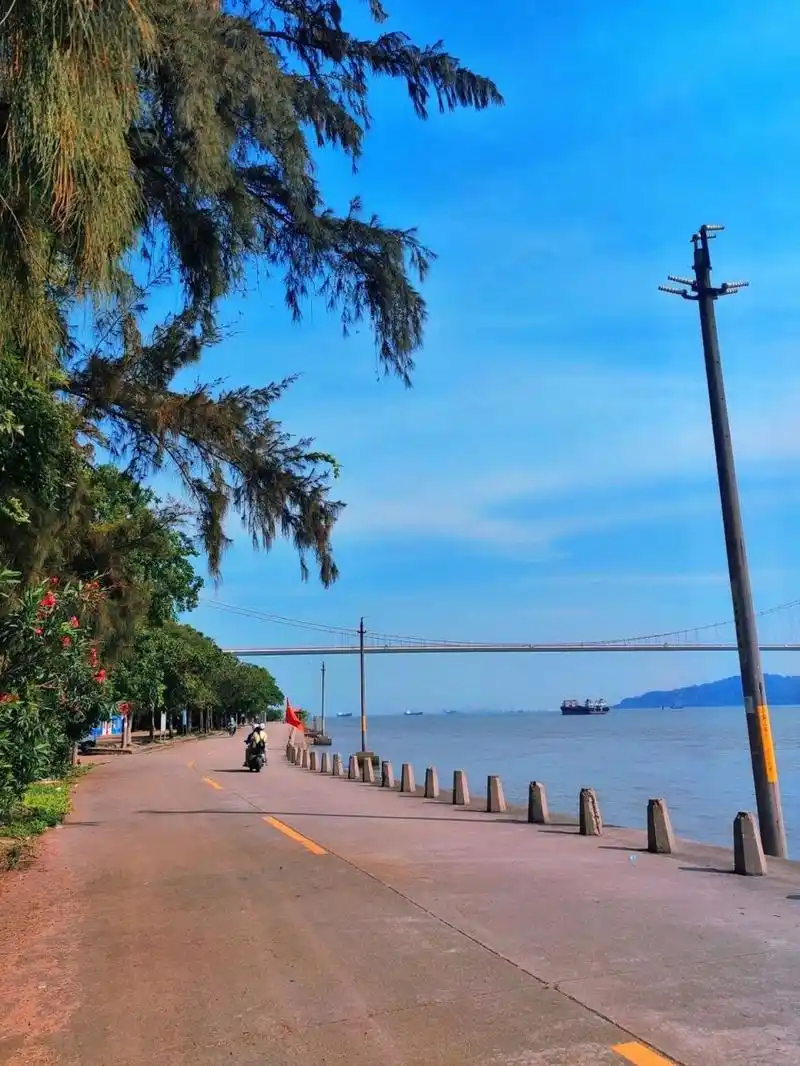 东莞最靓的海边 位于东莞虎门镇蛇头湾的宝藏海边,像极了动漫里的场景