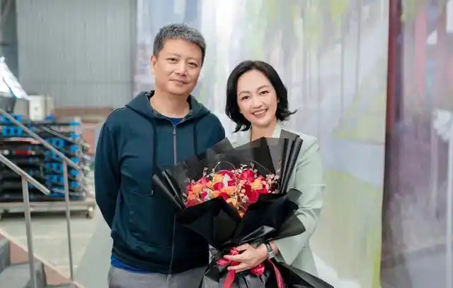 罗海琼老公费麒简历(37岁嫁给华谊总裁生两女幸福甜蜜)_金纳莱网