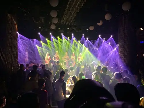 上上酒吧灯光设计创意与创新的夜场代表