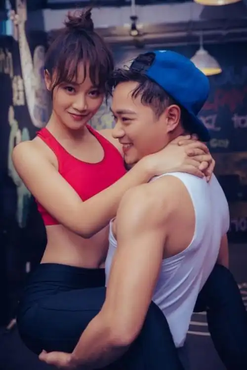 蓝盈莹发博力挺男友你是最称职的演员曹骏