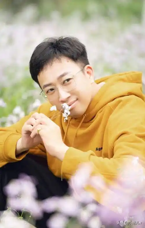 易烊千玺刘浩存热恋?刘昊然停工了?毛晓彤获大佬认可?_资源_品牌_话题