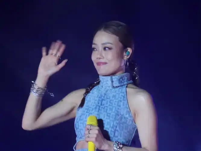 【4k 现场版】容祖儿joey - 心之科学 live (香港oneloveasia音乐节