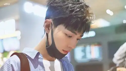 肖战的脸不适合演坏蛋?看到他的抽烟照时,才知道什么叫做痞帅