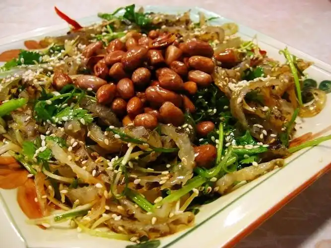 聚苑餐馆--凉拌鱼皮,几好吃嘎