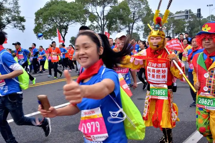 2016南昌国际马拉松赛开跑啦!