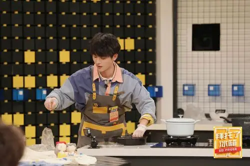拜托了冰箱首播新晋小鲜厨铭亮获主厨勋章