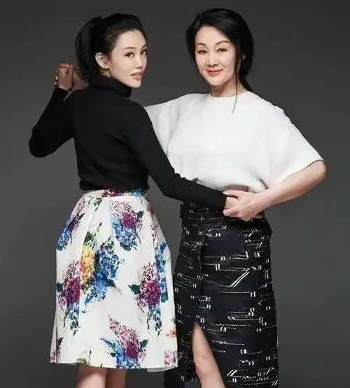 王姬嫁初恋高峰结婚33年儿女双全如今女儿是她的骄傲