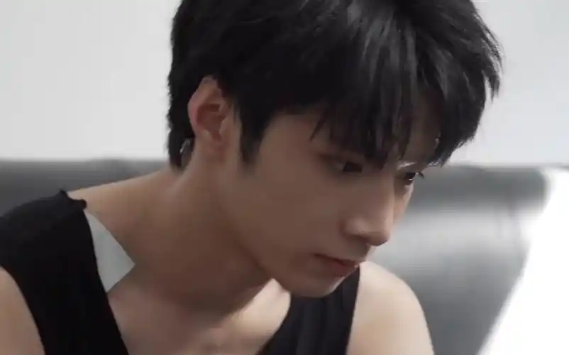 刘耀文x你做梦素材我知道我最爱的人是你所以我不会让你伤心