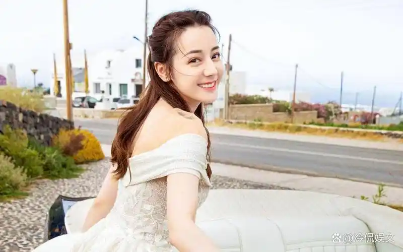 娱记爆料顶流明星恋情瓜,蔡徐坤,迪丽热巴成热门人选_公司_新人_杨颖