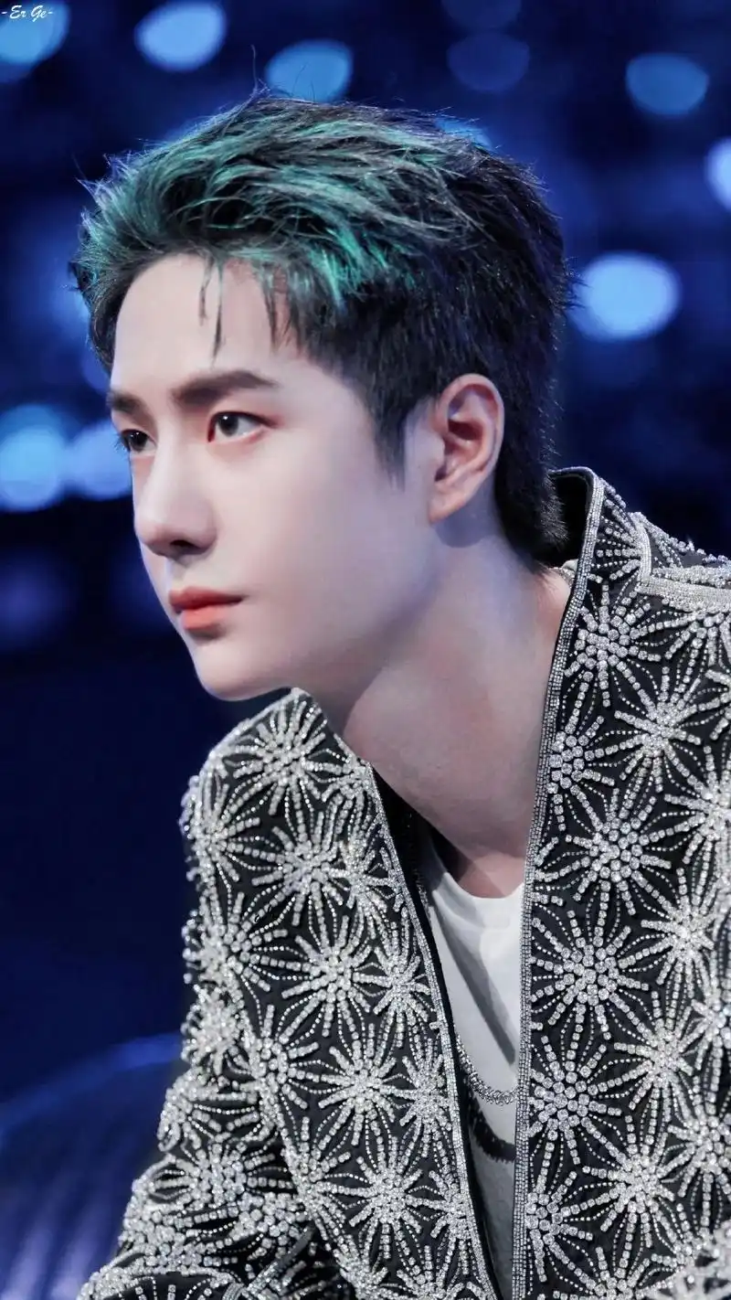 王一博壁纸春风再美也比不过你的笑没见过你的人不会明了