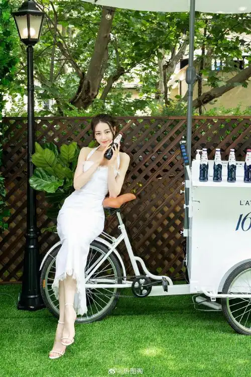 你说的这个迪丽热巴1664白裙都是全身照#热图阁公众号#@热图阁