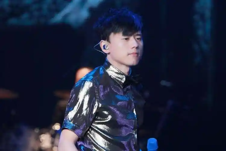 事实证明,华晨宇已走上了的另一条大路_腾讯新闻