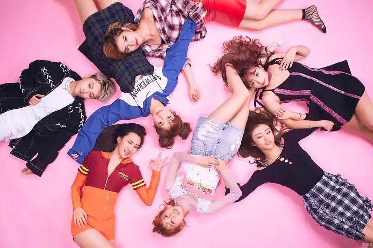 抢会员丨网络电影《蜜蜂少女队2》爱奇艺视频vip月卡