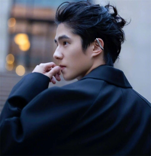 男明星熟野背头造型 你最喜欢谁的背头