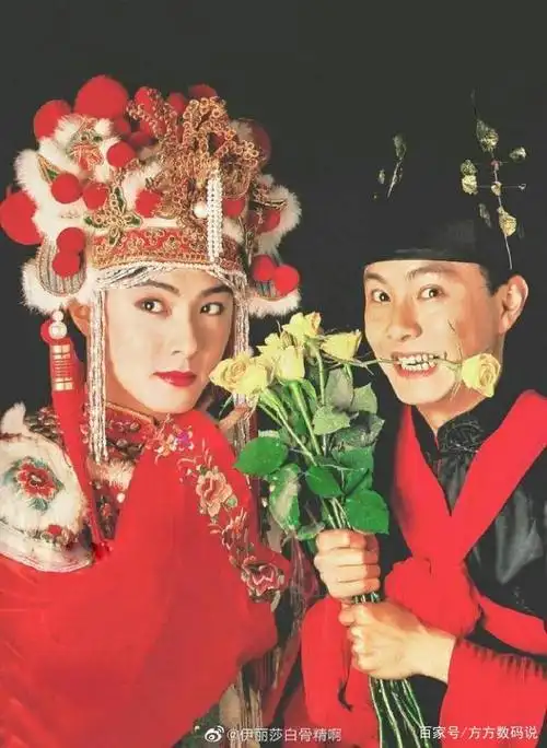 网友迷惑行为:张卫健女装照翻红,评论却在蹲衣服链接?