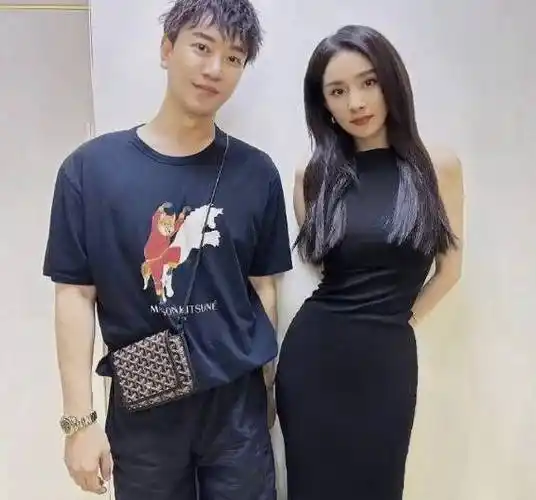 小鲜肉为杨幂庆生关系亲密似恋人,数十张合照被曝_迪丽热巴_好朋友